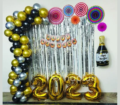 Stylish Golden Black New Year Decor
