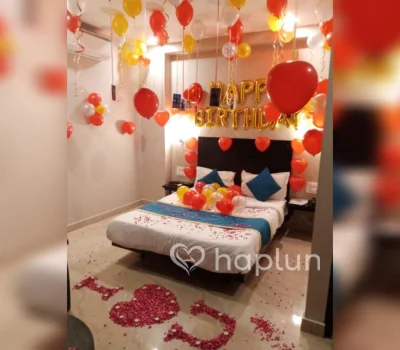 Red Golden Love Decor