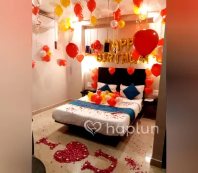 Red Golden Love Decor