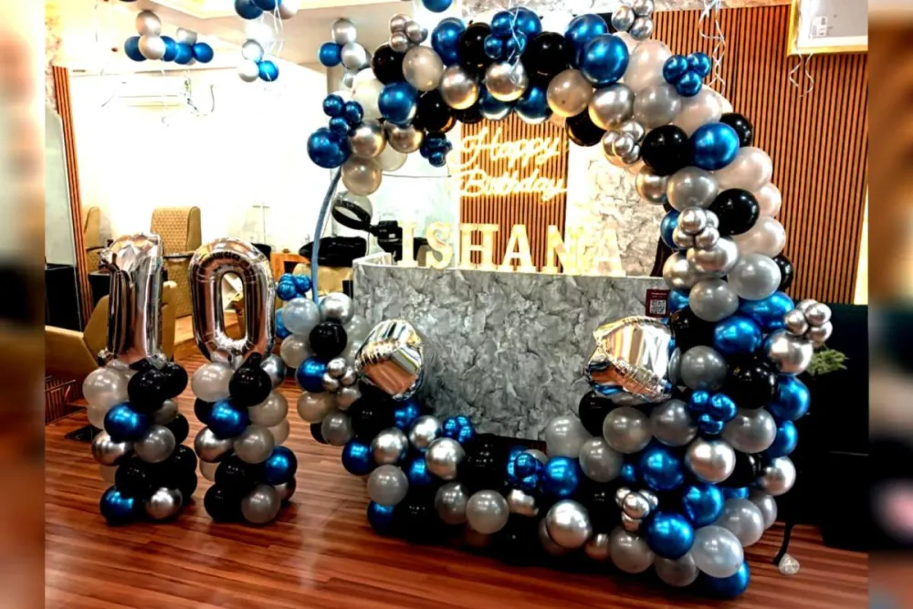 Classic Ring Decoration