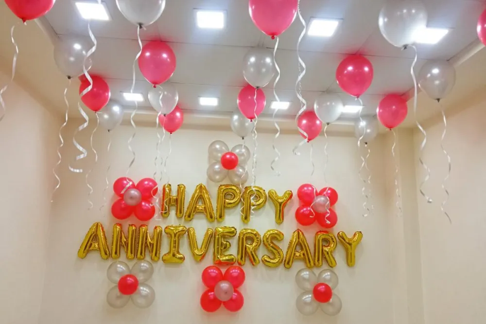 Anniversary Surprise Decoration