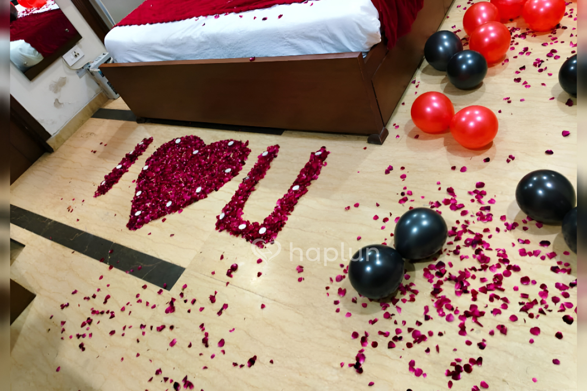 Anniversary Balloons Rose Petals Decoration