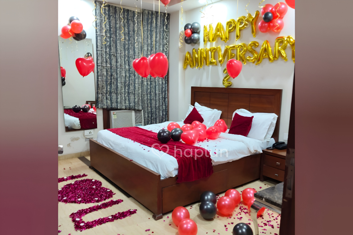 Anniversary Candlelight Decor