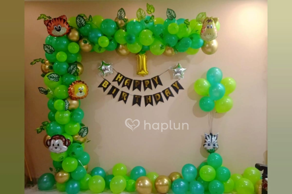 1st birthday jungle theme decoration