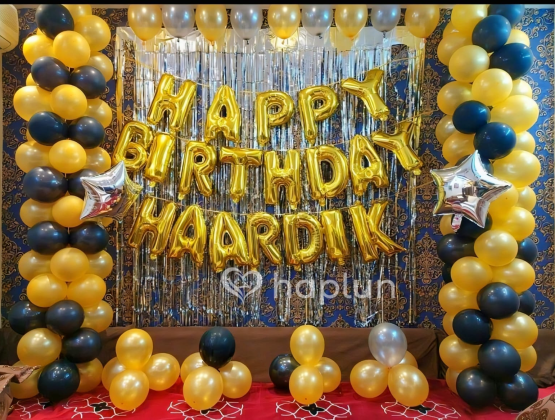 Elegant Black And Golden Garland