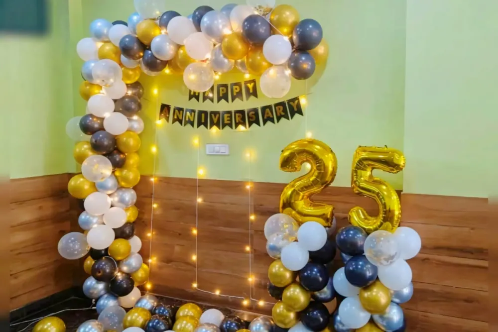 Special anniversary balloon decoration