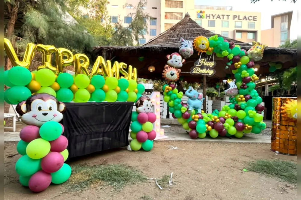 Wild Animals Balloon Decor