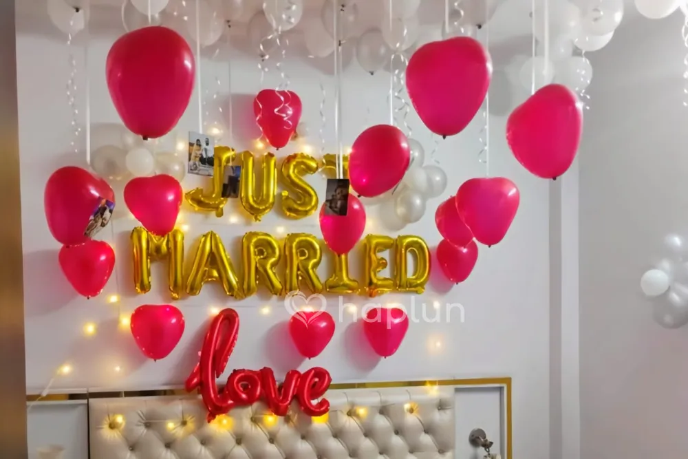 Just Married Room Balloon Decor