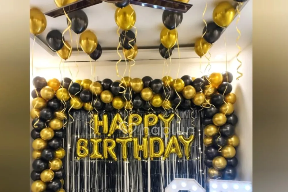 Black & Gold Birthday Decor