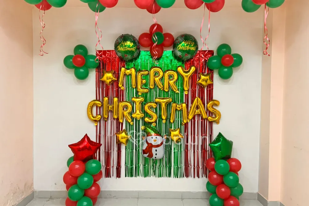 Classic Red Green Christmas Decor