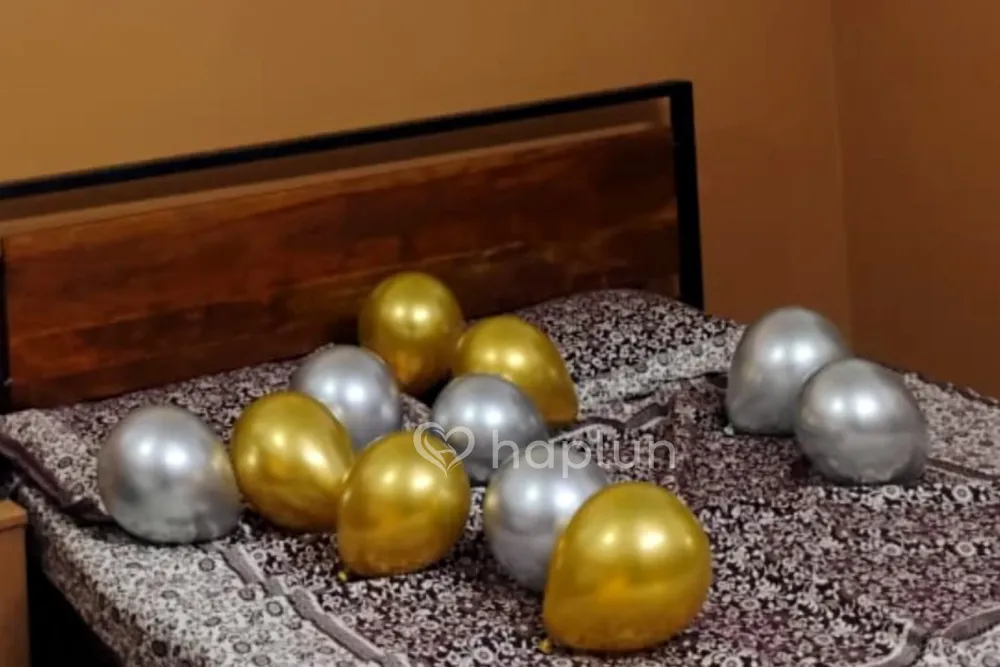 Just Married Surprise Decor