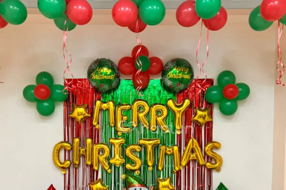 Red & Green Christmas Decor