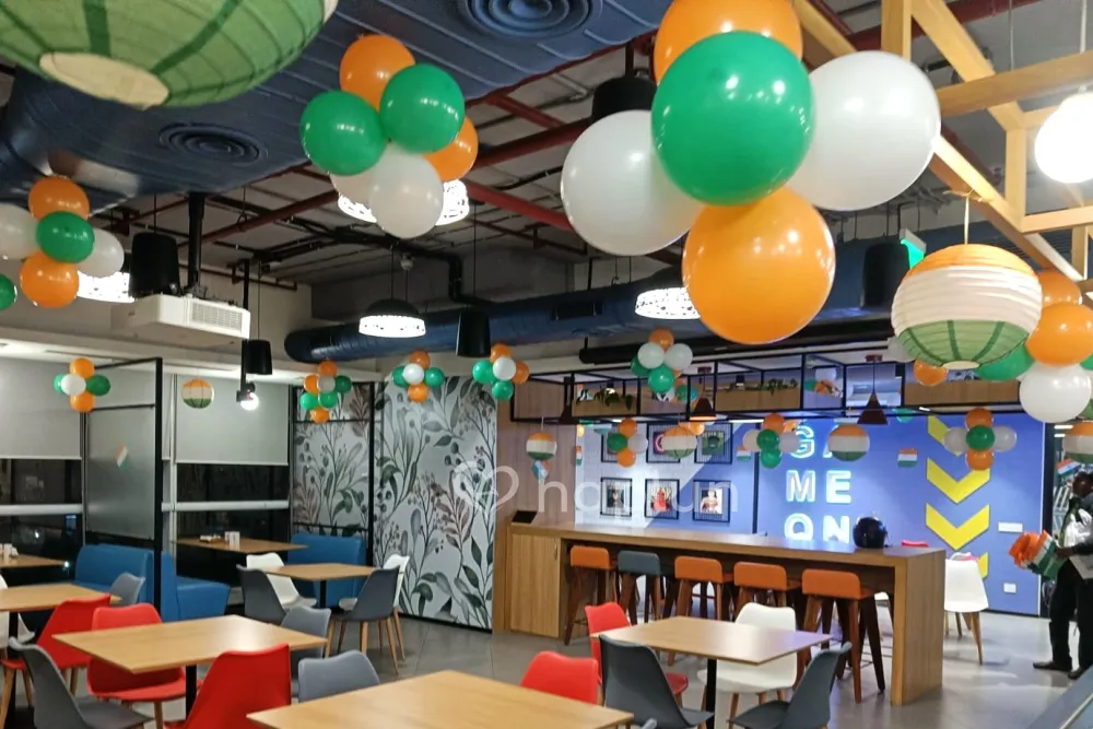 Tri Color Office Decoration