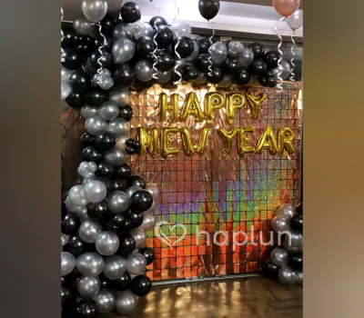 Black and Silver New Year Decor