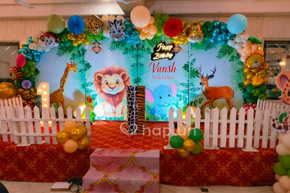 Jungle Safari Luxe Balloon Decor