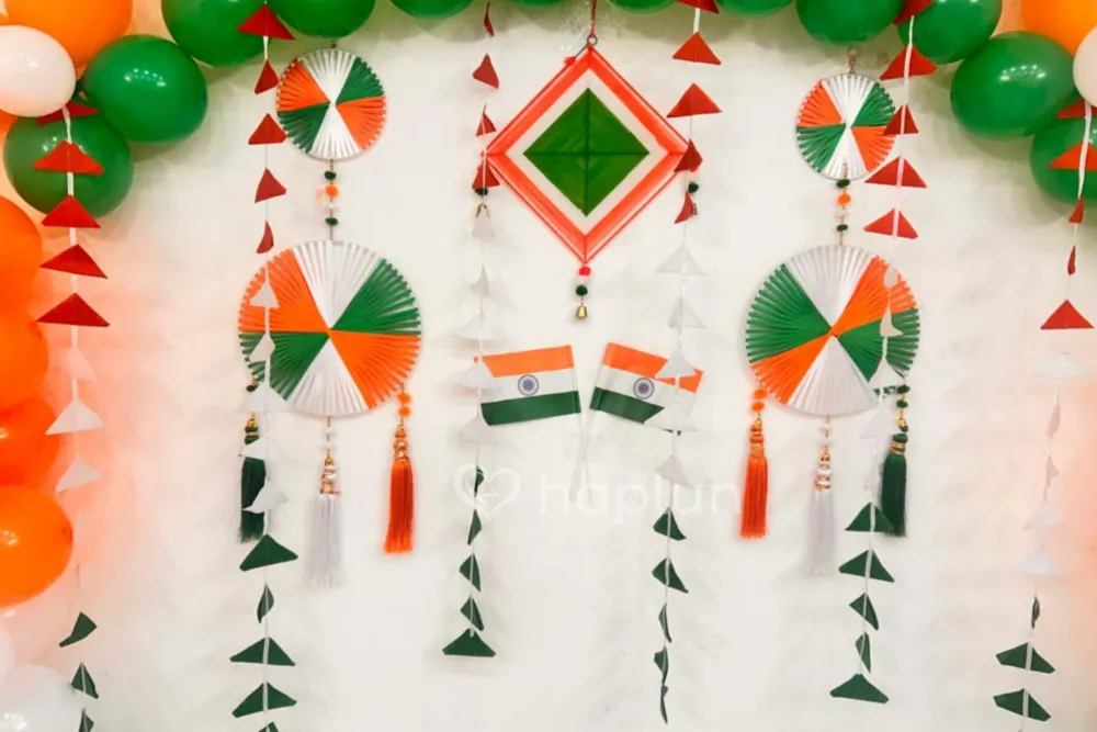 Tri color Office Decor