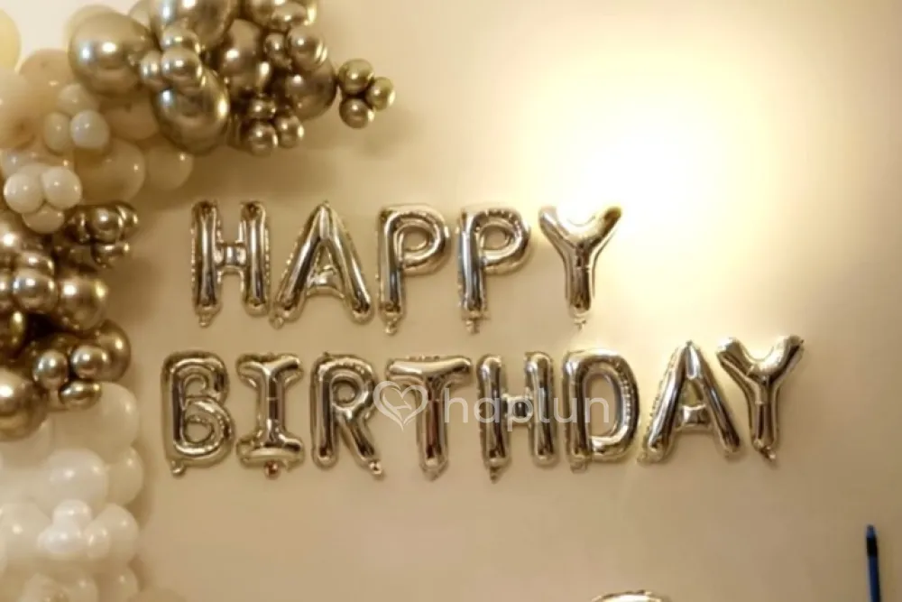 Classic Birthday Decor