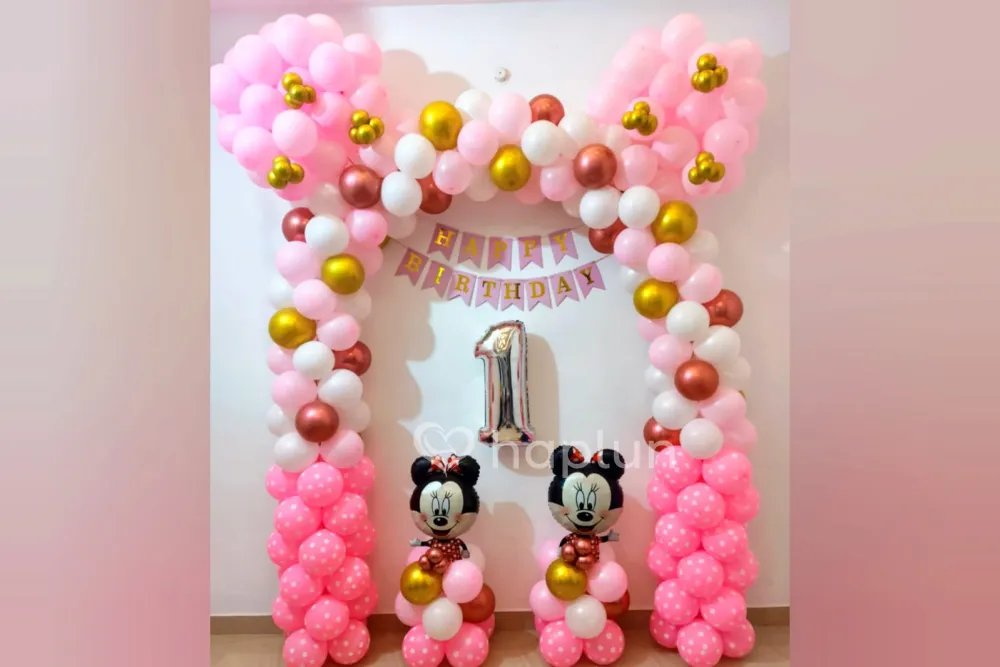 Surprise Minnie Mouse Decoration