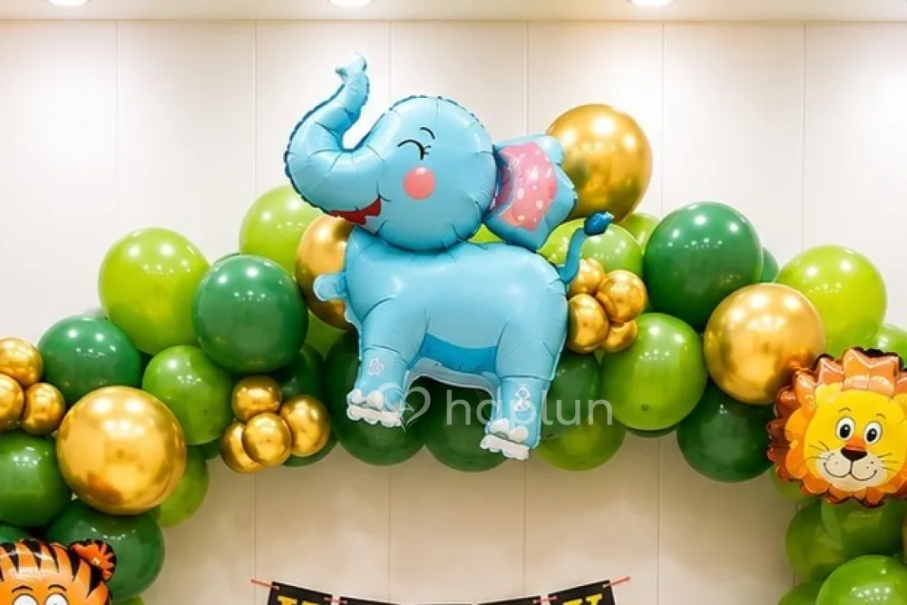 Grand Safari Wonderland Decoration