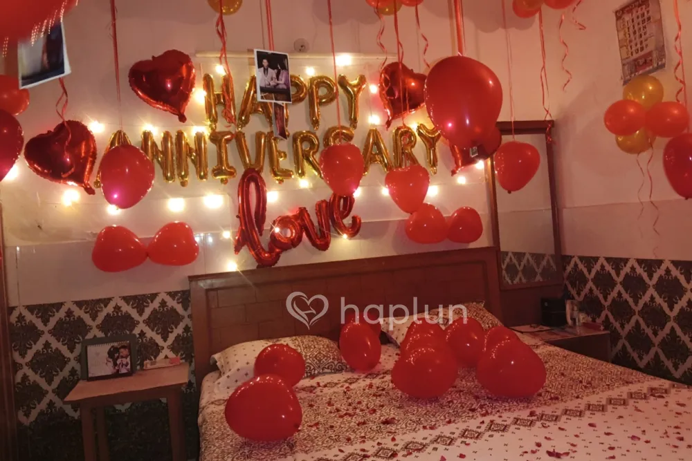 Anniversary Surprise  Decoration