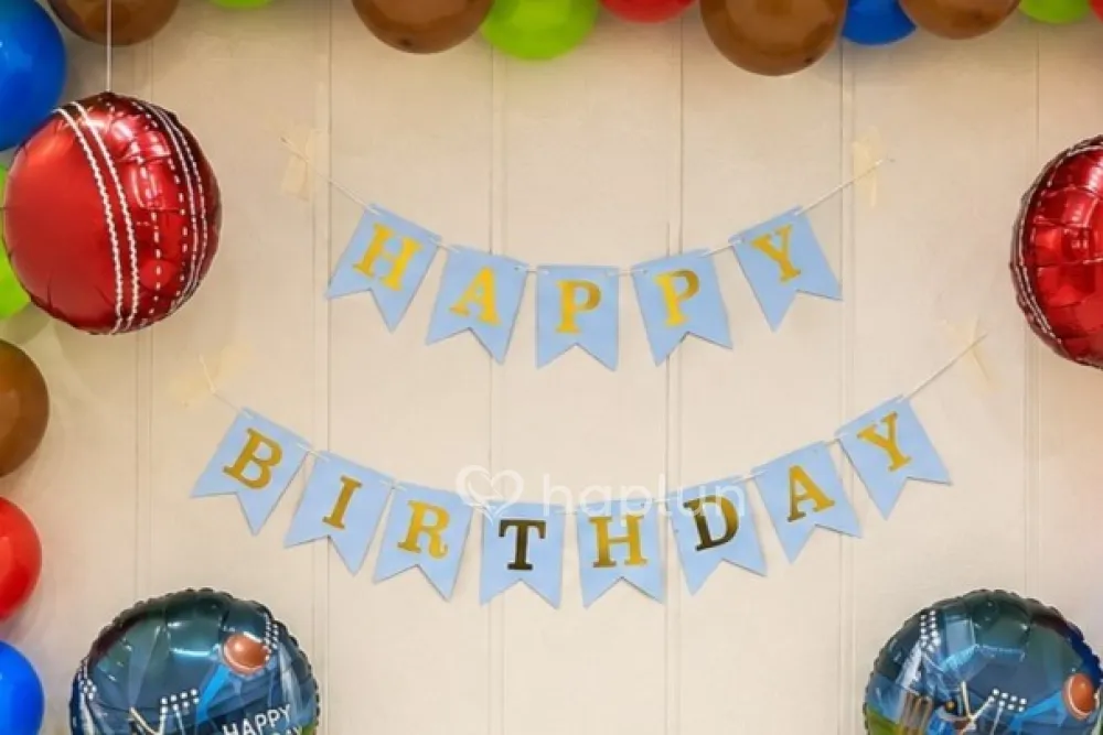 Cricket Balloon Decor
