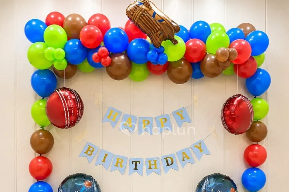 Cricket Champion Balloon Decor