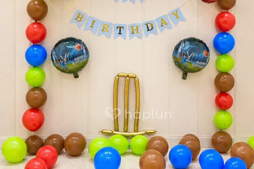 Cricket Theme Balloon Decor