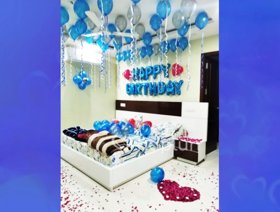 Surprise balloon decoration for love theme