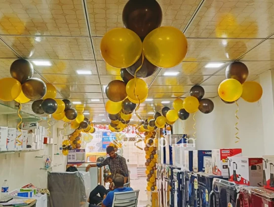 Shop gate/arch balloon decoration in Delhi